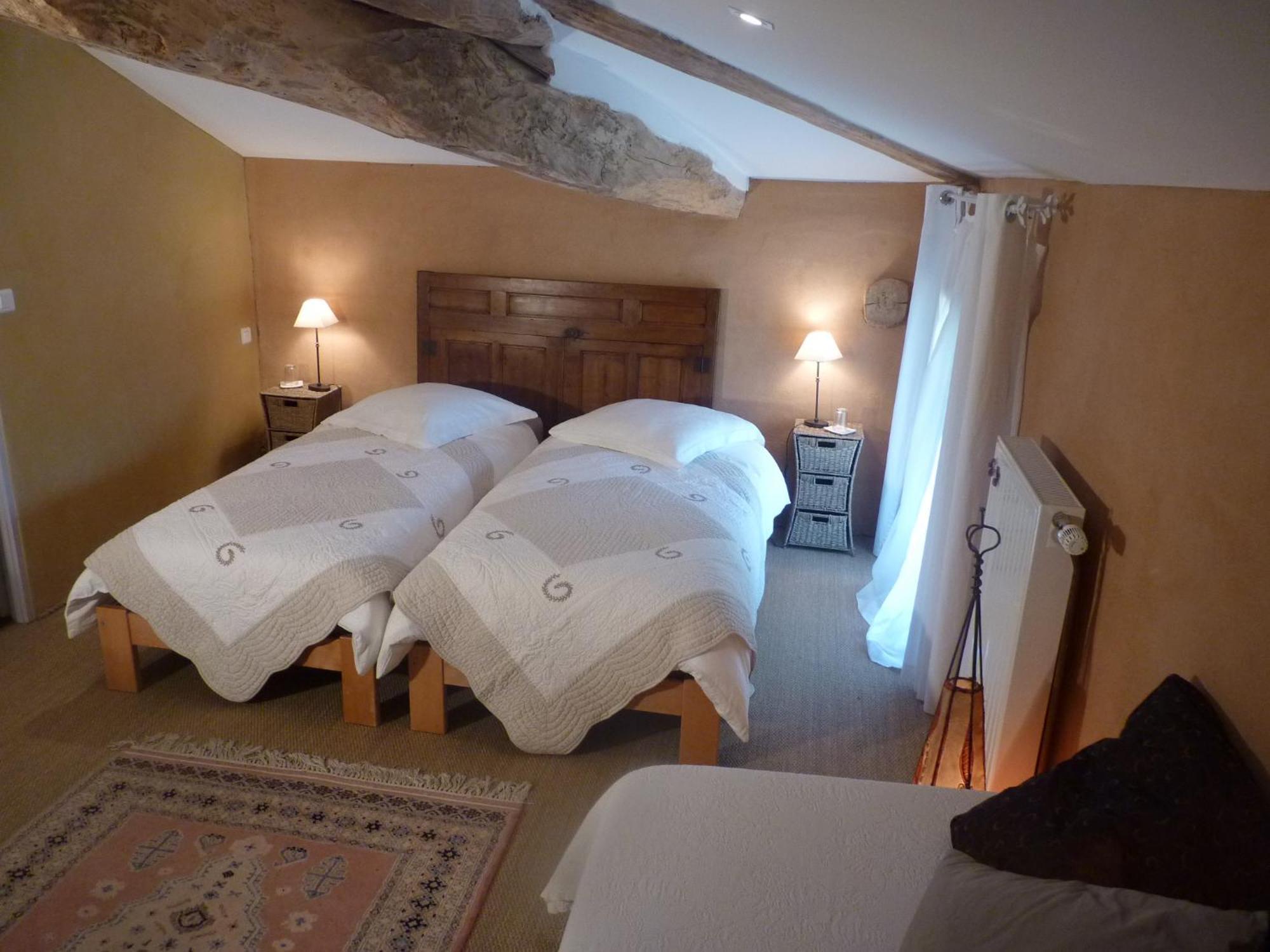 Le Fraysse Bed & Breakfast Montdurausse